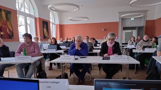 Blick in den Saal im INSA-Haus, Sitzung des LBB im Februar 2024